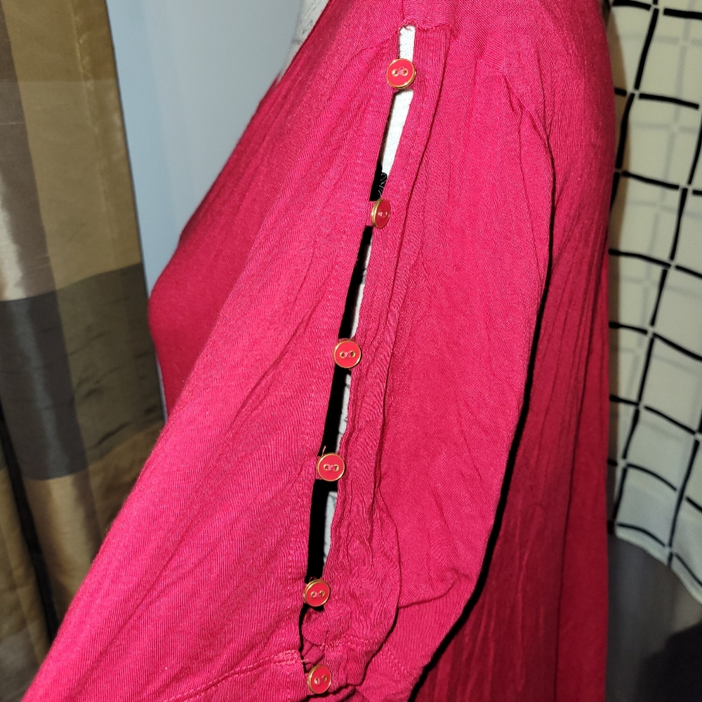 Red Short-Sleeve Top - Picture 4 of 9